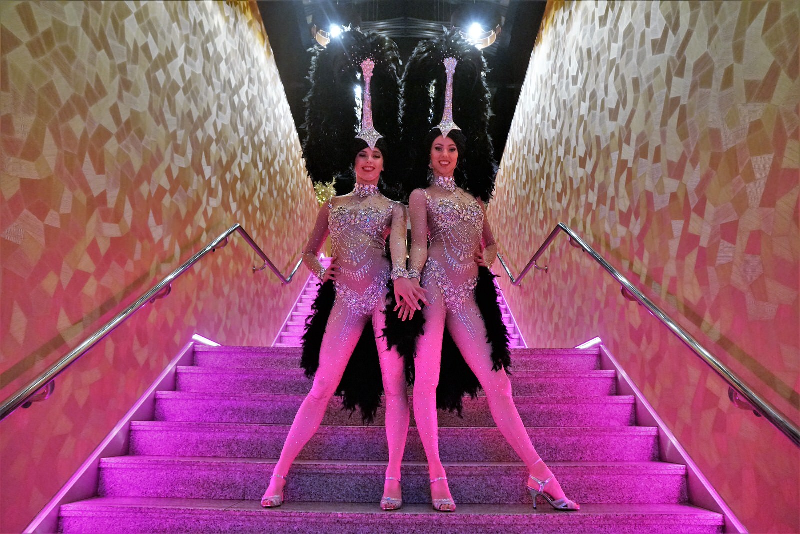 Act Vegas Show Girls Entertainment Heroes